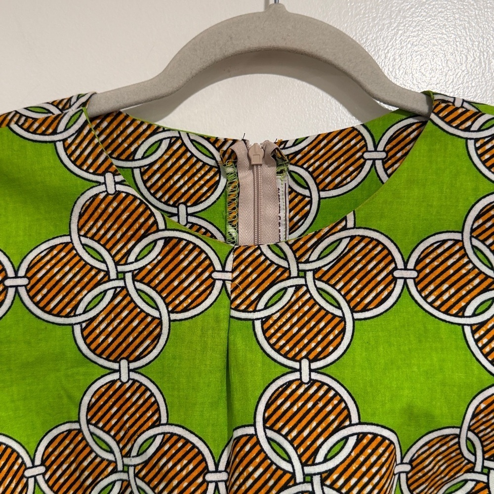 Boutique Green Retro Print Dress – Fit & Flare Mid-Length. Tag is missing. - Picture 3 of 5